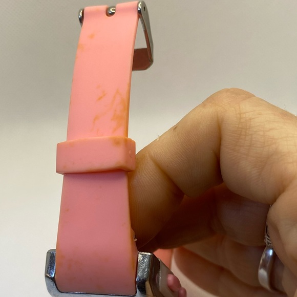 Pink digital fashion watch with day and alarm - Picture 10 of 12